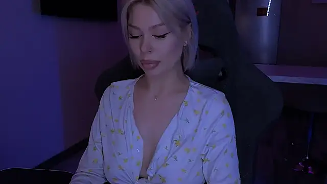 Sasha Mason online show from November 5, 2025, 2:14 am