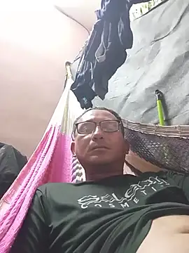 Snapshot of Andresguz35 chatting on October 16, 2025, 6:21 am Andresguz35 online show from October 16, 2025, 6:21 am