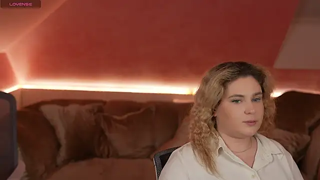 Michelle 054 online show from February 6, 2025, 12:04 pm