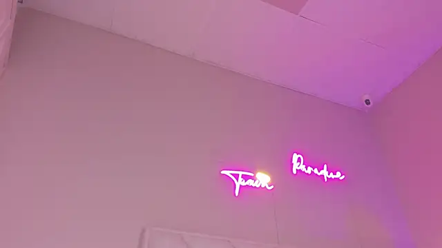 dani skinny  online show from September 11, 2025, 11:43 am