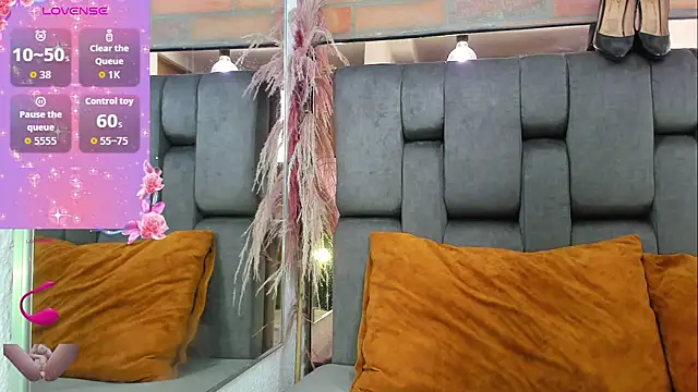 Snapshot of JESSYCORTES chatting on February 13, 2026, 8:53 pm JESSYCORTES online show from February 13, 2026, 8:53 pm