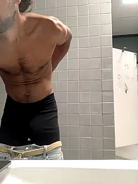 Snapshot of Lucascacaca chatting on December 4, 2024, 6:22 pm Lucascacaca online show from December 4, 2024, 6:22 pm