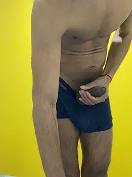 Snapshot of Lucascacaca chatting on December 21, 2024, 5:29 pm Lucascacaca online show from December 21, 2024, 5:29 pm