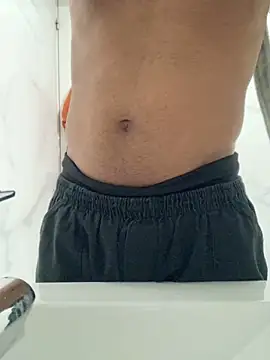 Snapshot of Lucascacaca chatting on February 18, 2026, 9:55 pm Lucascacaca online show from February 18, 2026, 9:55 pm