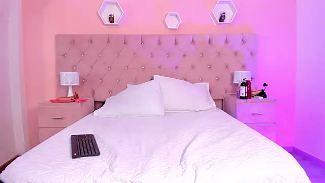 Snapshot of AmatistaLux_ chatting on February 10, 2025, 2:26 pm AmatistaLux online show from February 10, 2025, 2:26 pm