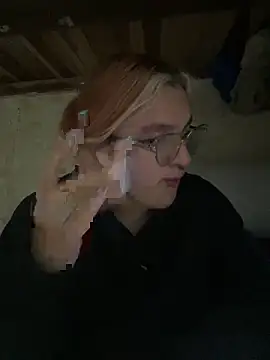 SophiaWeestt99 online show from September 9, 2025, 2:21 am