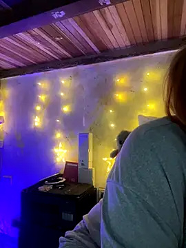 SophiaWeestt99 online show from September 12, 2025, 2:34 am