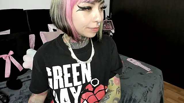 NikkiRamone online show from February 11, 2025, 9:52 am