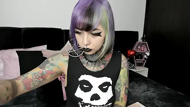 NikkiRamone online show from February 15, 2025, 6:12 pm