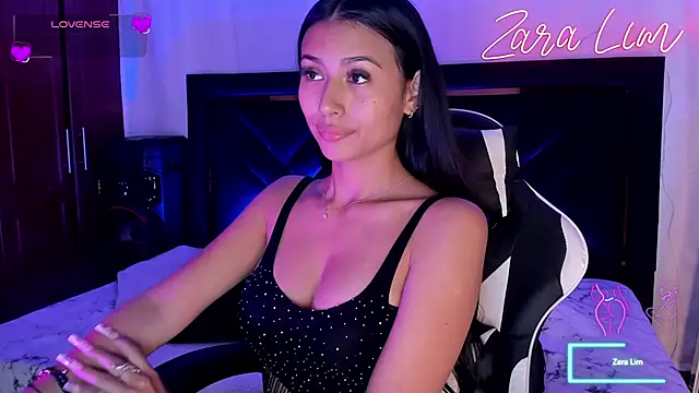 ZaraLim online show from November 13, 2025, 9:30 pm