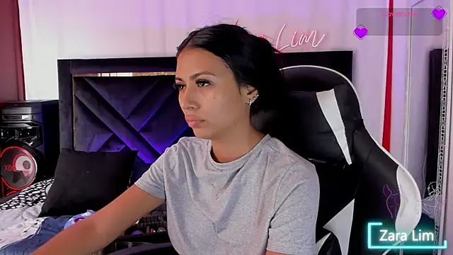 ZaraLim online show from October 31, 2025, 8:38 pm