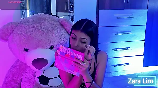 ZaraLim online show from February 3, 2026, 6:46 pm