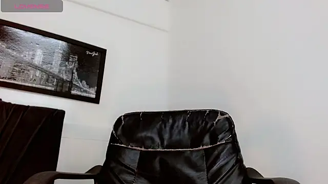 Diosiris Riannys online show from December 4, 2024, 10:35 pm