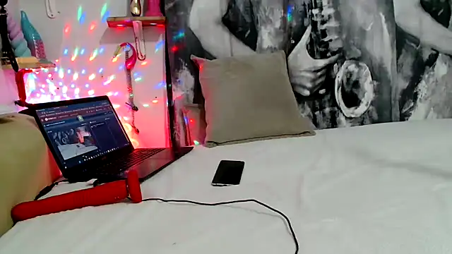 Bitter  online show from November 4, 2025, 4:00 pm