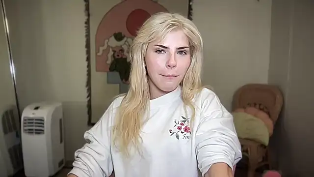 Snapshot of SirenitySirenxx chatting on March 14, 2025, 11:22 pm SirenitySirenxx online show from March 14, 2025, 11:22 pm