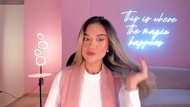 RebeccaHudson online show from March 13, 2025, 3:00 am