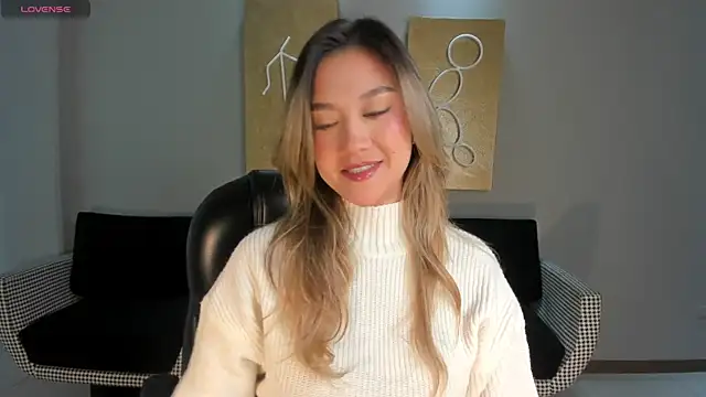 RebeccaHudson online show from October 23, 2025, 10:58 am