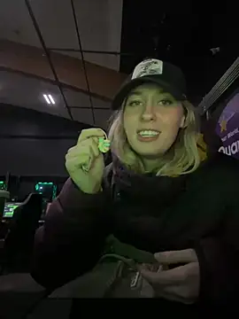 Snapshot of M1ssyk1ssy chatting on January 4, 2025, 12:05 am M1ssyk1ssy online show from January 4, 2025, 12:05 am