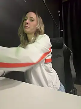 M1ssyk1ssy online show from April 5, 2026, 11:22 pm