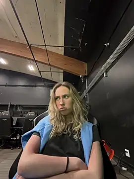 M1ssyk1ssy online show from March 25, 2026, 9:03 pm