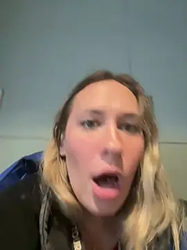 Snapshot of M1ssyk1ssy chatting on January 3, 2025, 3:33 pm M1ssyk1ssy online show from January 3, 2025, 3:33 pm