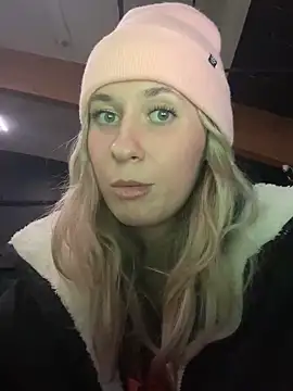 Snapshot of M1ssyk1ssy chatting on December 30, 2024, 10:12 pm M1ssyk1ssy online show from December 30, 2024, 10:12 pm