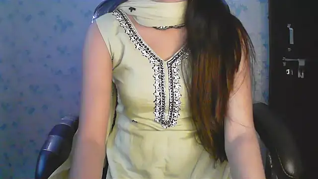 collage hoty online show from July 9, 2026, 3:51 am