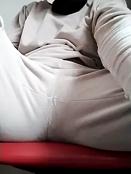 ladyrrr online show from March 31, 2026, 5:42 am