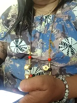 gaurika18 online show from October 31, 2025, 2:02 pm