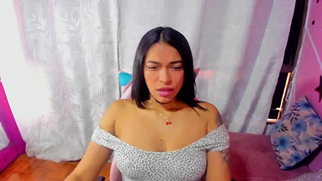 Snapshot of samantha_simur chatting on March 10, 2025, 12:38 pm samantha simur online show from March 10, 2025, 12:38 pm