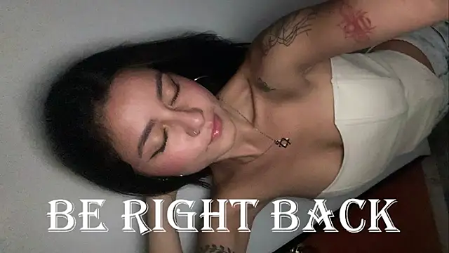 Hannah Barker online show from December 28, 2024, 3:04 pm