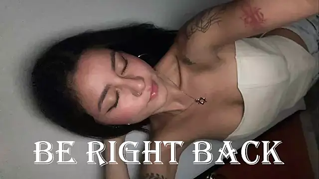 Hannah Barker online show from December 26, 2024, 1:54 pm