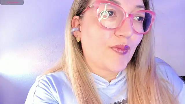 Naty Mature  online show from March 22, 2026, 5:14 pm