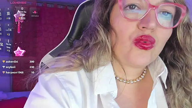 Naty Mature  online show from March 15, 2025, 6:36 am