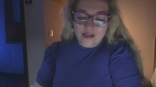 Naty Mature  online show from September 22, 2025, 12:05 am