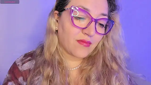 Snapshot of Naty_Mature_ chatting on February 4, 2026, 6:36 pm Naty Mature online show from February 4, 2026, 6:36 pm