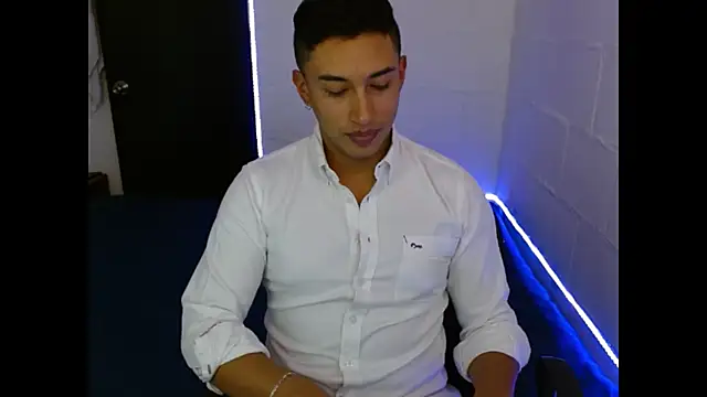 Davixx258 online show from February 26, 2025, 9:09 pm