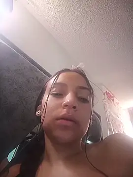 emma ambar online show from February 2, 2026, 6:40 pm