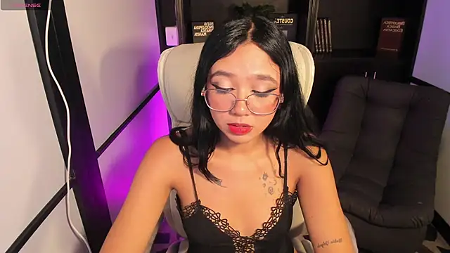 LilahAsh online show from January 16, 2025, 3:34 pm