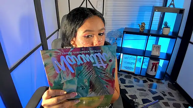 LilahAsh online show from February 6, 2025, 12:37 pm