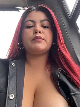 lia moon77 online show from October 6, 2025, 6:52 pm