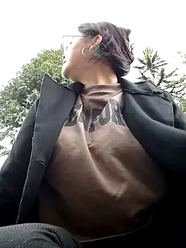 lara moon25 online show from January 29, 2025, 7:32 pm