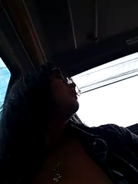 lara moon25 online show from November 25, 2025, 7:25 pm