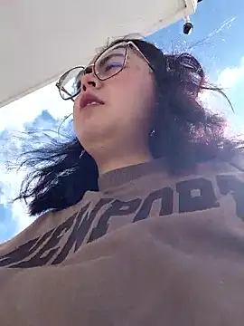 lara moon25 online show from December 19, 2025, 7:16 pm