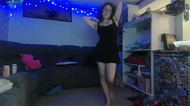 NovaLove2002 online show from November 11, 2025, 3:56 am