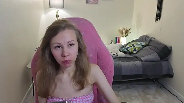 Lill Mary online show from October 12, 2025, 2:13 am