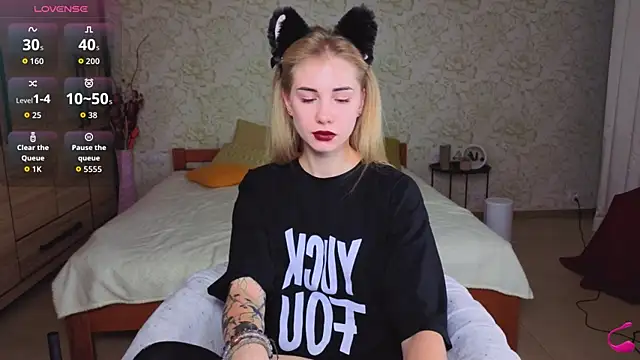 LunaBelli online show from November 4, 2025, 8:34 pm