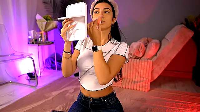 BetsyGonzale online show from September 24, 2025, 4:08 am