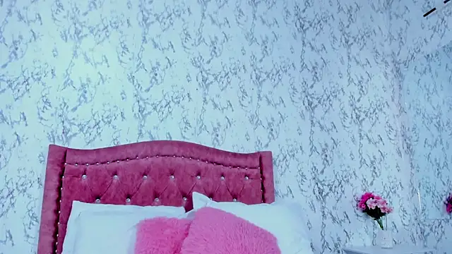 Mia Malkovaa  online show from October 20, 2025, 4:29 pm