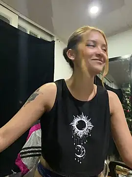 Snapshot of baby_lizy chatting on January 5, 2025, 11:55 pm baby lizy online show from January 5, 2025, 11:55 pm
